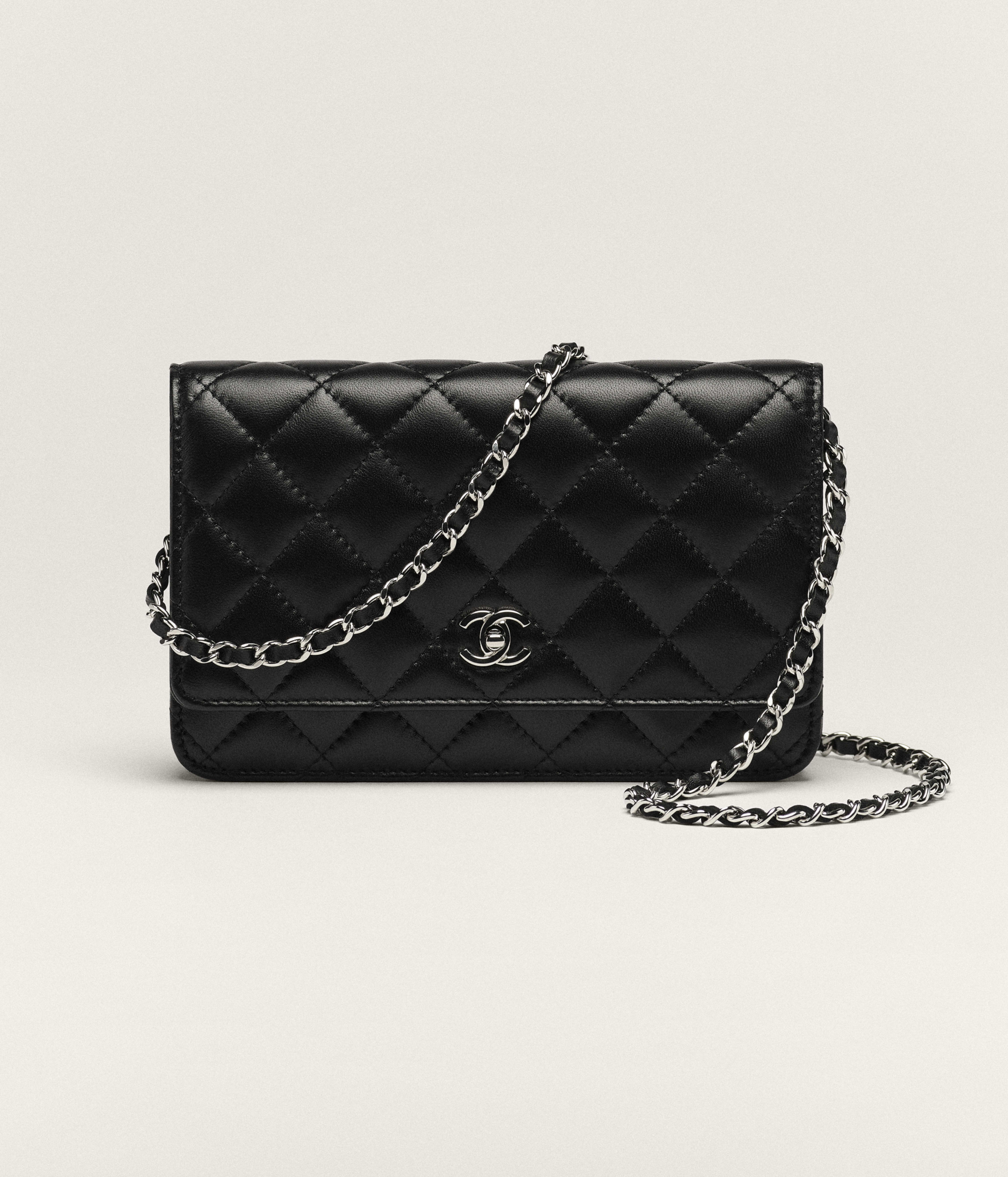 Cartera clásica con cadena - Negro - Piel de cordero y metal plateado - 